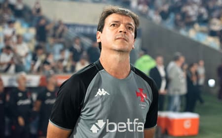 Fernando Diniz em Vasco x Fluminense (Foto: Filipe Reveles/Photo Premium/Gazeta Press)