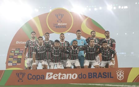 Time do Fluminense perfilado na semifinal da Copa do Brasil (Foto: Thiego Mattos/Pera Photo Press)