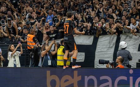 Breno Bidon marcou o último pênalti do Corinthians contra o Cruzeiro