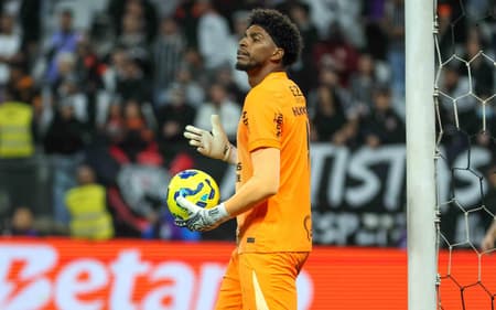 Hugo Souza falou sobre a partida do Corinthians diante do Vasco (Foto: Jefferson Aguiar/Pera Photo Press/Gazeta Press)