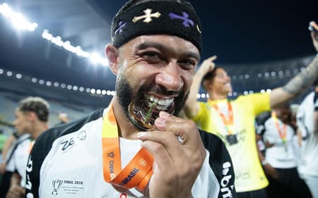 Memphis ainda tem contrato com o Corinthians (Foto: Renato Padalka/Ekobanpress/Gazeta Press)
