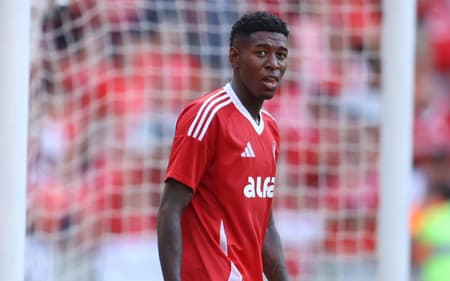 Vitão, zagueiro do Internacional ( FOTO: EDU ANDRADE/Fatopress/Gazetta Press)