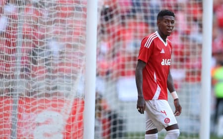 Vitão, zagueiro do Internacional ( FOTO: EDU ANDRADE/Fatopress/Gazetta Press)