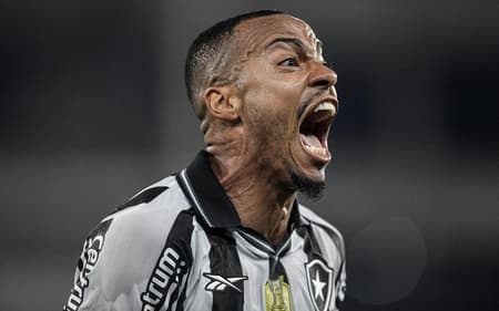 Marlon Freitas está a caminho do Palmeiras (Foto: Thiago Ribeiro/Agif/Gazeta Press)