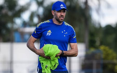 Paulo Pezzolano, técnico do Cruzeiro