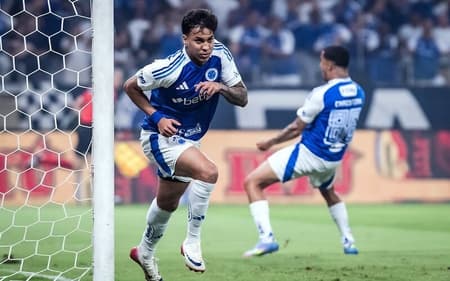 Atacante Kaio Jorge comemora gol contra o Atlético-MG (Foto: Gustavo Aleixo/Cruzeiro)