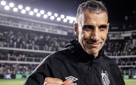 Vojvoda busca primeira sequência de vitórias no Santos (Foto: Raul Baretta/ Santos FC)