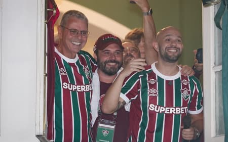 Ricardo Tenório, Mattheus Montenegro e Mário Bittencourt comemoram vitória na eleição do Fluminense (Foto: Marcelo Gonçalves/ Fluminense FC)