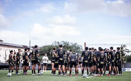 Elenco do Santos encerra preparação para duelo contra o Cruzeiro neste sábado (6), no CT Rei Pelé. (Foto: Raul Baretta/ Santos FC)