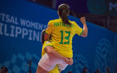 Jogadoras na semifinal de Brasil x Espanha da Copa do Mundo feminina de futsal (Foto: Fabio Souza/CBF)