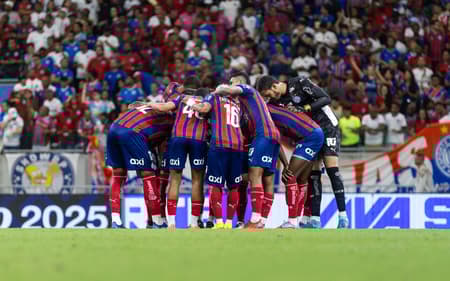Atletas do Bahia antes de jogo na Arena Fonte Nova (Foto: Rafael Rodrigues / EC Bahia)