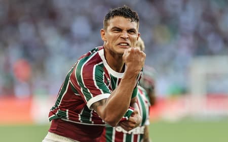 Thiago Silva comemora gol pelo Fluminense (Foto: Lucas Merçon/ Fluminense FC)