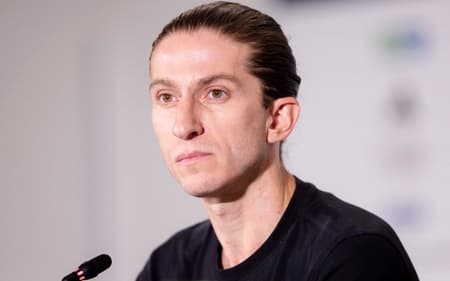 Filipe Luís em coletiva de imprensa no Mundial (Foto: Adriano Fontes/Flamengo)