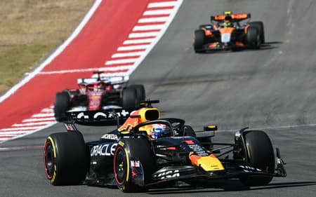 Max Verstappen durante a corrida do GP dos EUA de Fórmula 1 (Foto: Ronaldo Schemidt / AFP)