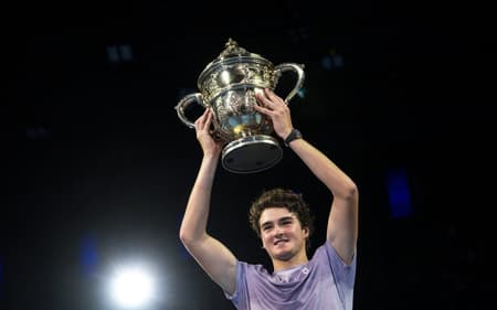 João Fonseca é campeão do ATP 500 da Basileia