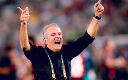 Bap, presidente do Flamengo, comemora o título da Libertadores