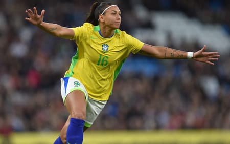 Bia Zaneratto - Brasil - Inglaterra