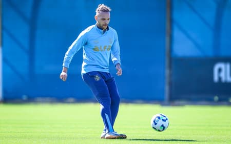 Braithwaite volta a ficar à disposição contra o Ceará. (Foto: Lucas Uebel/Grêmio FBPA)