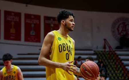 Brasileiro Caique Feitosa no Obras Sanitarias (Foto: Juninho Rossetti/NBB)