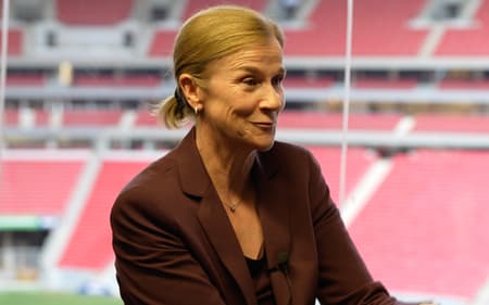 Jill Ellis durante entrevista ao Lance!, na Arena BRB - Mané Garrincha, em Brasília. (Foto: Leandro Guerra/Lance!)