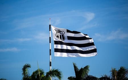 Bandeira do Ceará SC (Foto: Felipe Santos/Ceará SC)