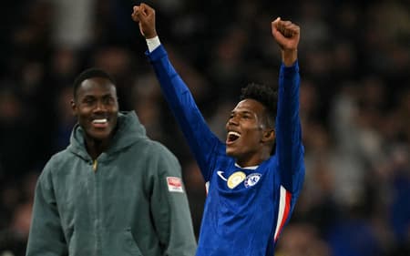 Estêvão comemora primeiro gol marcado pelo Chelsea