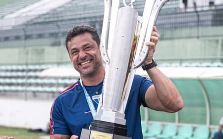 Fred conquistou seu primeiro título como treinador (Foto: Samuel Reis/Fortaleza EC)