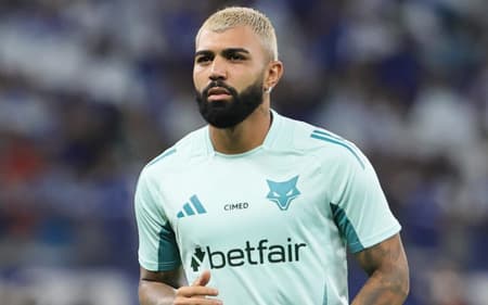 Gabigol durante aquecimento antes de Corinthians x Cruzeiro (Foto: Gilson Lobo/AGIF/GazetaPress)