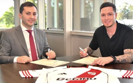 Aníbal Moreno assina com o River Plate