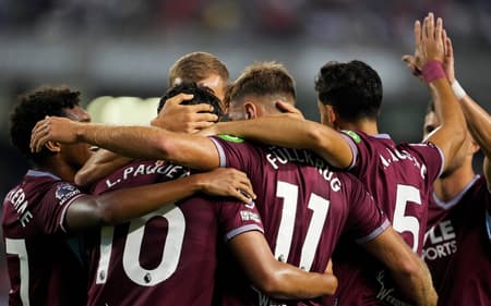 Jogadores do West Ham comemoram gol de Füllkrug contra o Everton