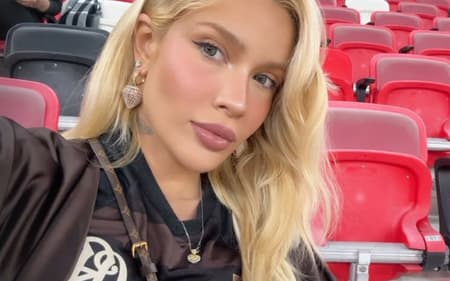 Karoline Lima comemora gol de Léo Pereira em Flamengo x Pyramids