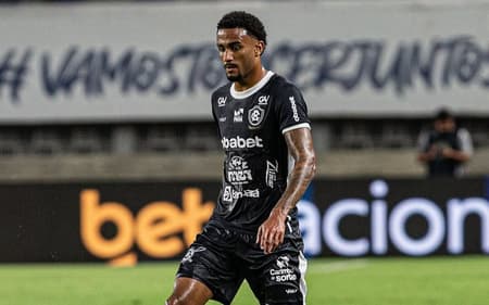 Kayky Almeida em campo pelo Remo (Foto: Reprodução)
