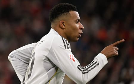 Mbappé comemorando o gol marcado no jogo entre Real Madrid e Athletic Bilbao (Foto: Ander Gillenea/AFP)