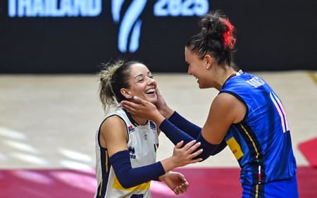 Monica De Gennaro na final do Mundial de Vôlei Feminino (Foto: Amaury Paul/AFP)