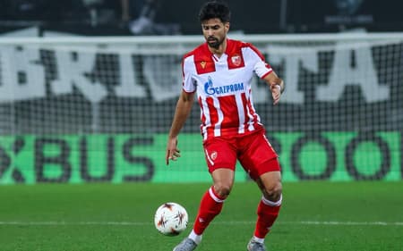 Rodrigão em ação no Estrela Vermelha (Foto: Divulgação/Estrela Vermelha)