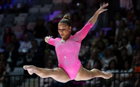 Flávia Saraiva garante top-4 na final da trave no Mundial de Ginâtica. (Foto: Melogym/ CBG)