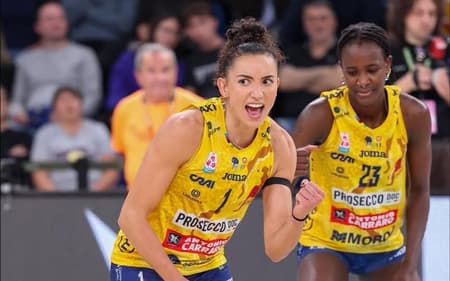 Gabi Guimarães em ação pelo Conegliano (Foto: Reprodução / Instagram)