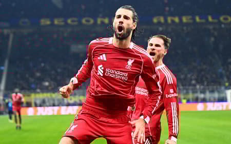 Szoboszlai comemorando o gol marcado pelo Liverpool, na Champions League