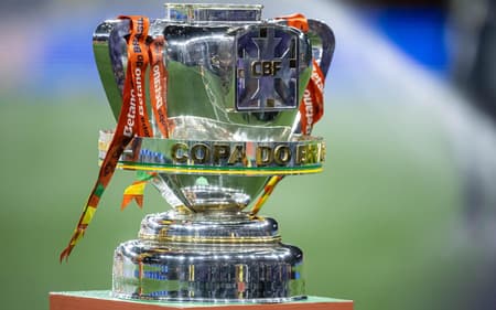Taça trofeu da Copa do Brasil