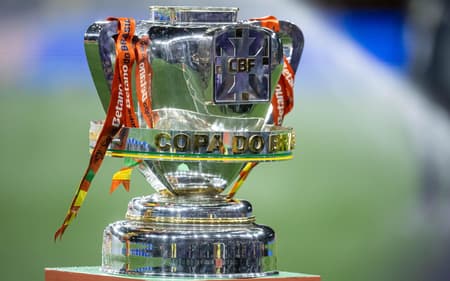 Taça trofeu da Copa do Brasil