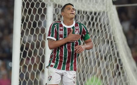 Thiago Silva comemora seu gol pelo Fluminense diante do Bahia na Copa do Brasil