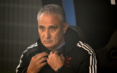 Tite no comando do Flamengo na eliminação contra o Peñarol na Libertadores