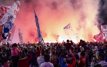 Torcida Paraná Clube gramado Vila Capanema