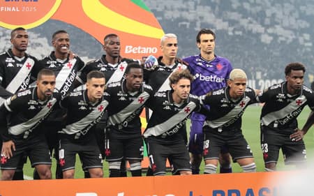 Time posado do Vasco, durante partida de ida entre Corinthians e Vasco, valida pela final da Copa do Brasil 2025