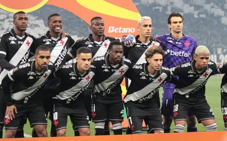 Time posado do Vasco, durante partida de ida entre Corinthians e Vasco, valida pela final da Copa do Brasil 2025