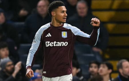 Watkins comemorando o gol da vitória do Aston Villa (Foto: Glyn Kirk/AFP)