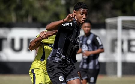 José Emanuel é destaque da categoria Sub-17 do Resende Futebol Clube (Foto: Raphael Torres)