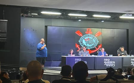 Metaleiro quesuonou presença de Maria Anfel oCAMPOS