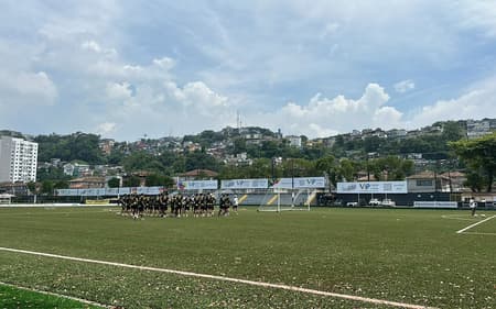 Time Sub-20 do Santos treina focado para a Copinha masculina do ano que vem. (Foto: Juliana Yamaoka/ Lance!)