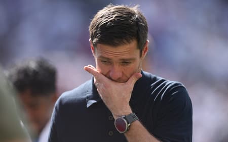 Xabi Alonso reage durante dura derrota do Real Madrid para o PSG no Mundial de Clubes